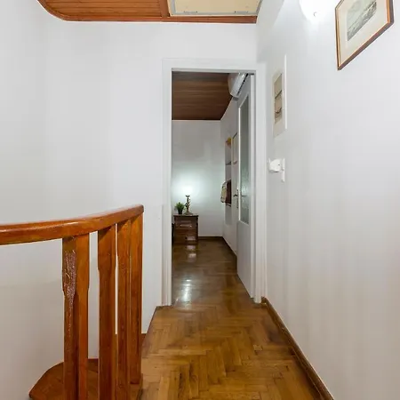 Carmen & Vasia Nest Apartment Corfu (city)
